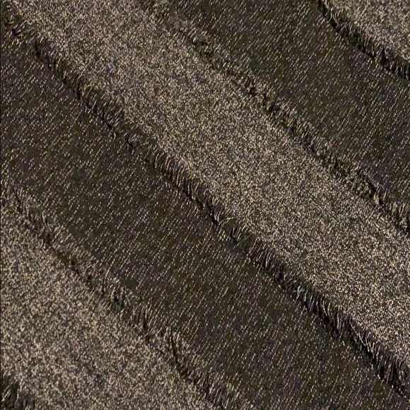 Women’s mid length skirt - Picture 2 of 3